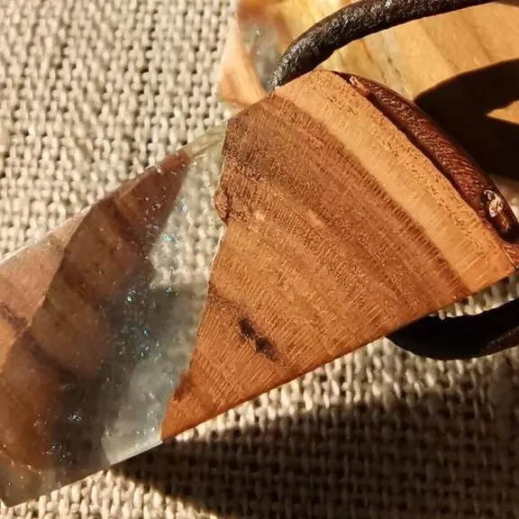 Anhänger auf Sackleinen